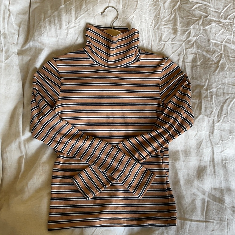 Urban Outfitters Small Long Sleeve Turtleneck Tee